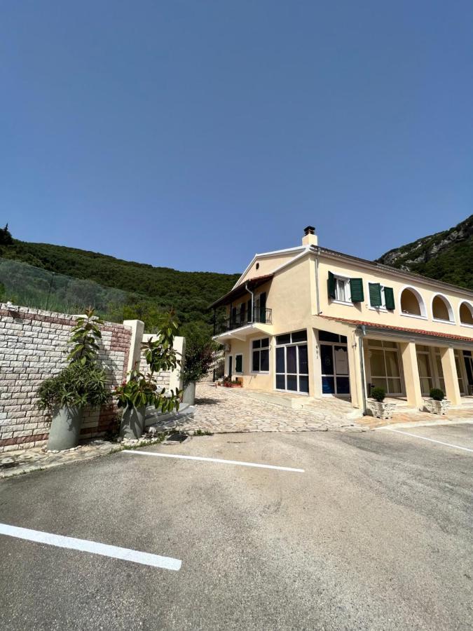 Lithino Apartments - 5Min From The Beach Agios Ioannis Peristerion Zewnętrze zdjęcie